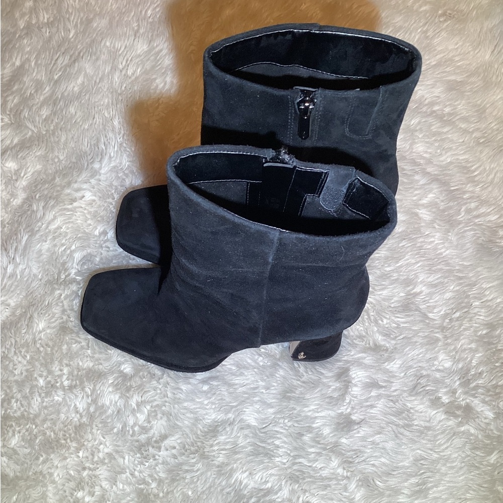 Sam Edelman Black Suede Ankle Boots size 9.5 - Picture 2 of 7